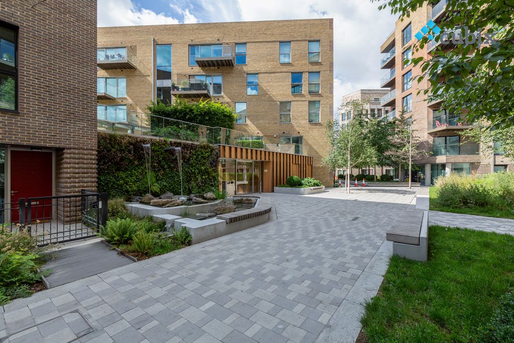 Property photo 3 of 21