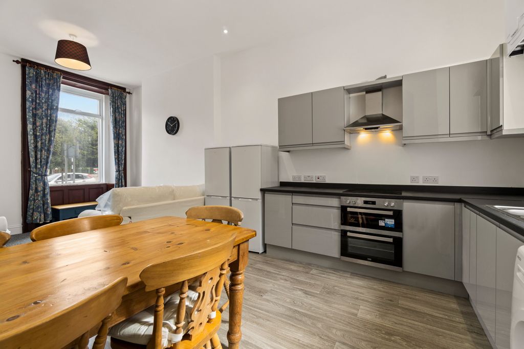 Property photo 3 of 6 0019