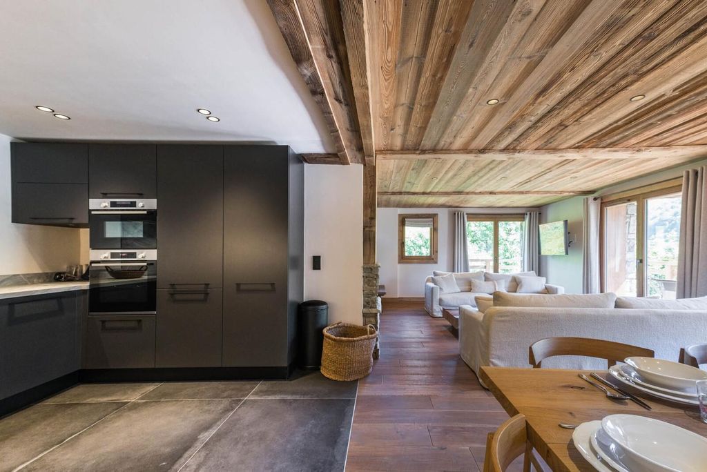 Property photo 3 of 19 Image