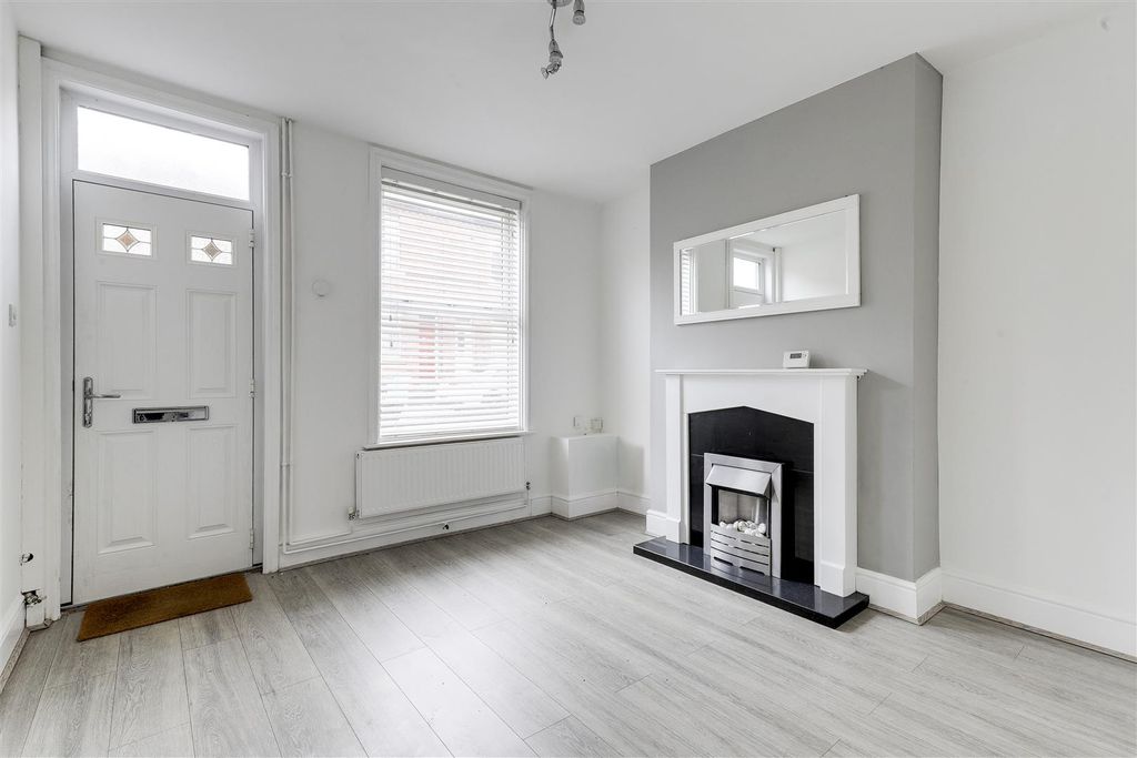 Property photo 2 of 14 184.Jpg