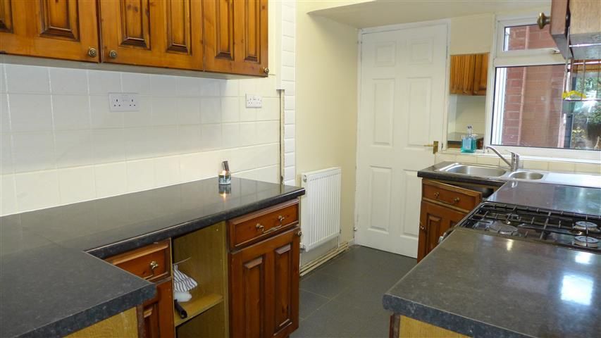 Property photo 2 of 9 Kitchen