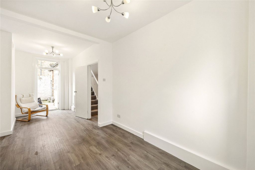 Property photo 3 of 18 Picture No. 04