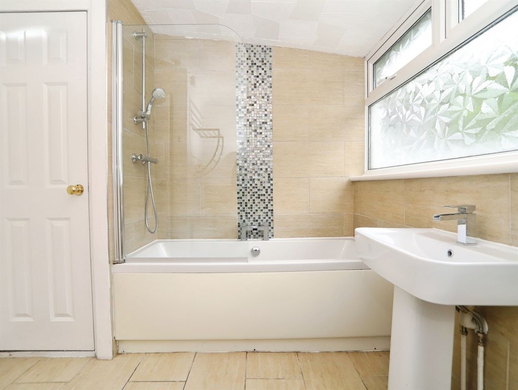 Property photo 2 of 26