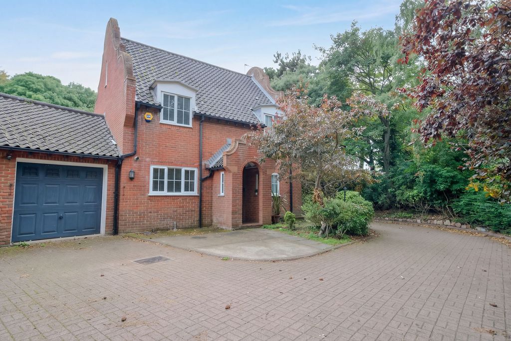Property photo 1 of 30