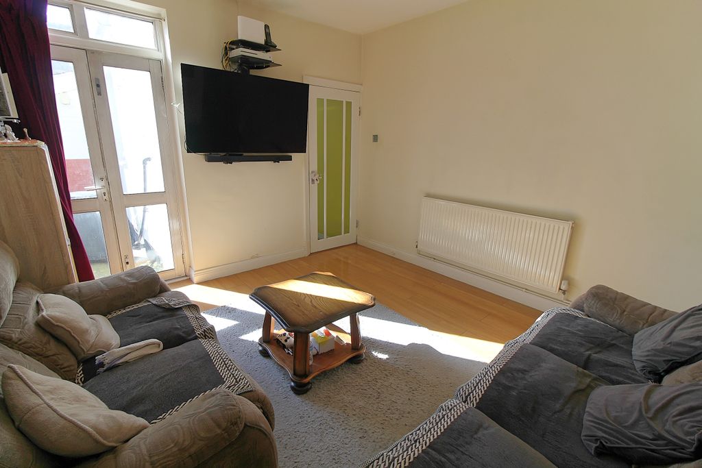 Property photo 3 of 12 Img_9728_Dxo