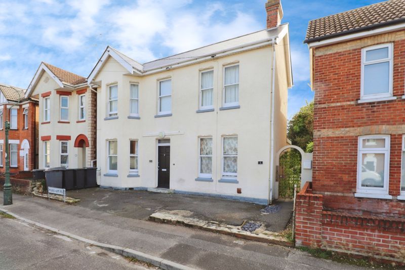 Property photo 1 of 10 Photo 11