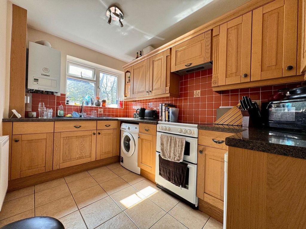 Property photo 2 of 8 Kitchen