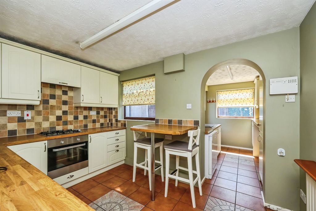 Property photo 3 of 19