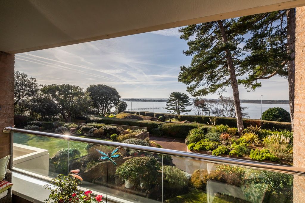 Property photo 3 of 27