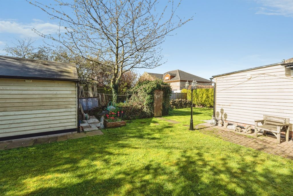 Property photo 2 of 16