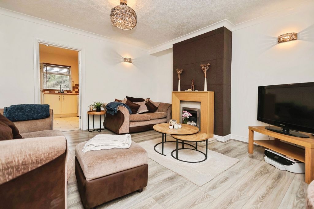 Property photo 2 of 19 Pbox-Img.Jpg