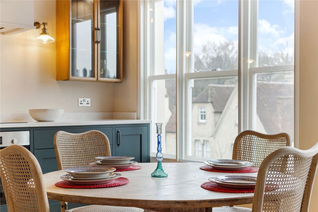 Property photo 2 of 16 Dining Area