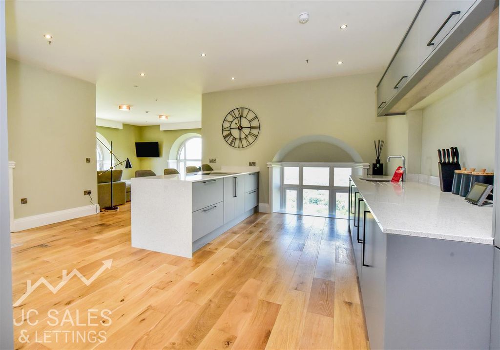 Property photo 2 of 34 Dsc_4269.Jpg