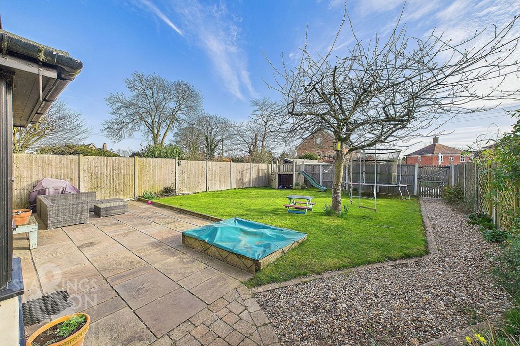 Property photo 2 of 31