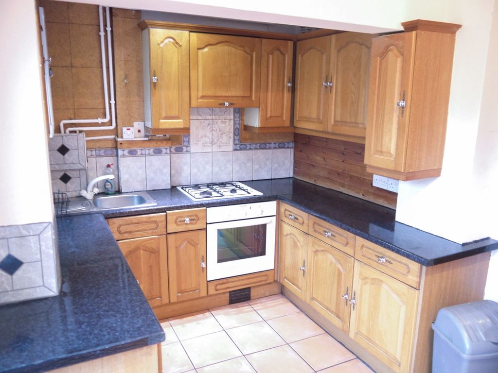 Property photo 3 of 8 827493