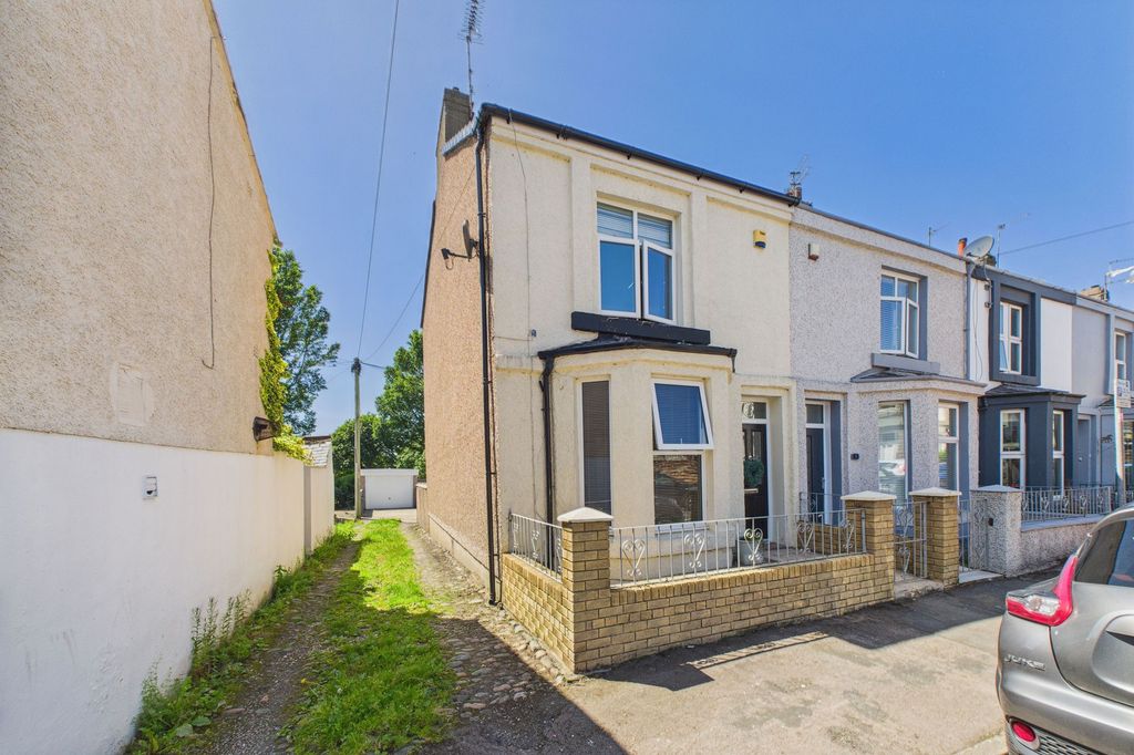 Property photo 2 of 23