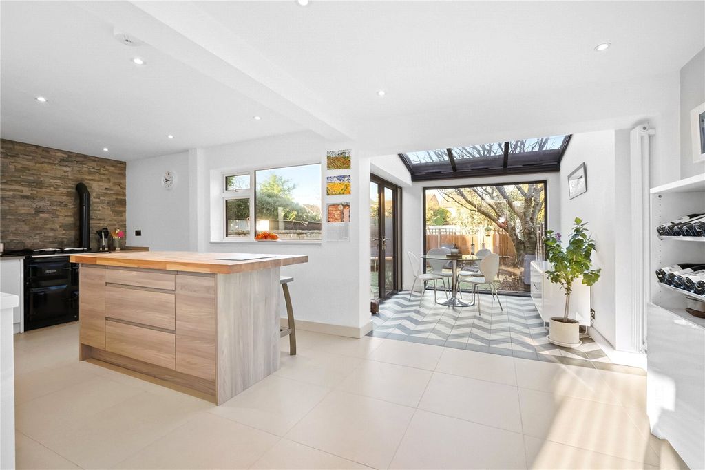 Property photo 3 of 17 Picture No. 10