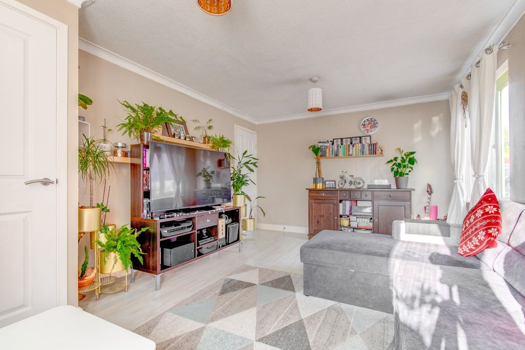 Property photo 2 of 17 Picture No. 13