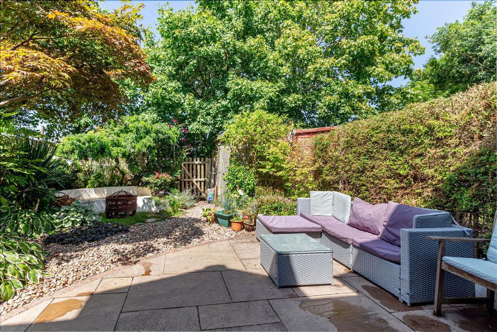 Property photo 3 of 17 Garden-2.Jpg