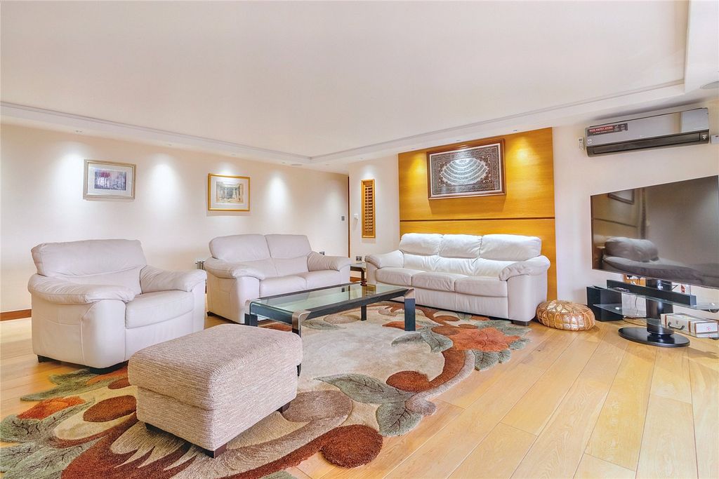 Property photo 3 of 13 Picture No. 02