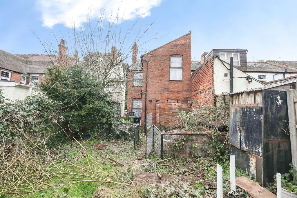 Property photo 2 of 20