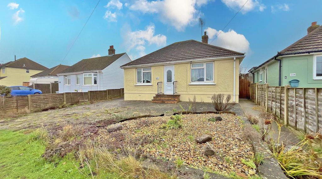 Property photo 1 of 14 Outside - Front