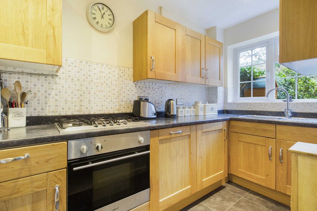 Property photo 2 of 11 Photo