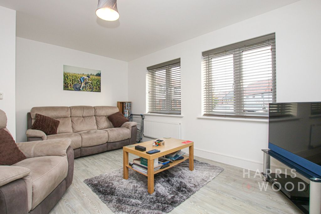 Property photo 3 of 10 4379456