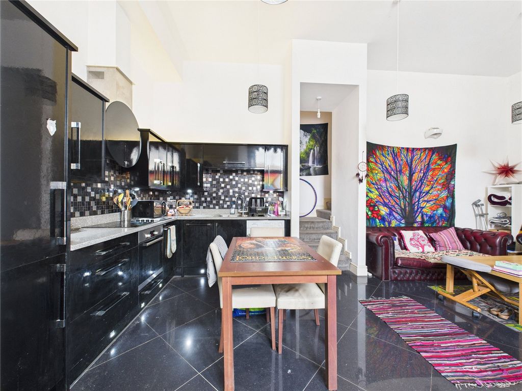 Property photo 3 of 12 Picture No. 35