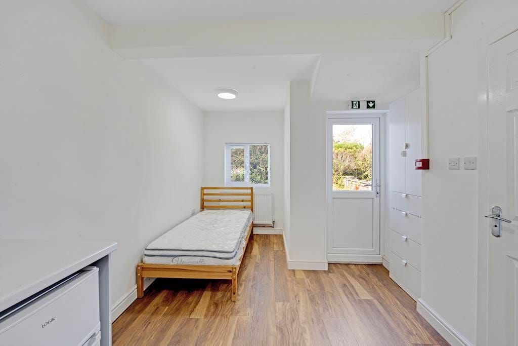Property photo 1 of 4