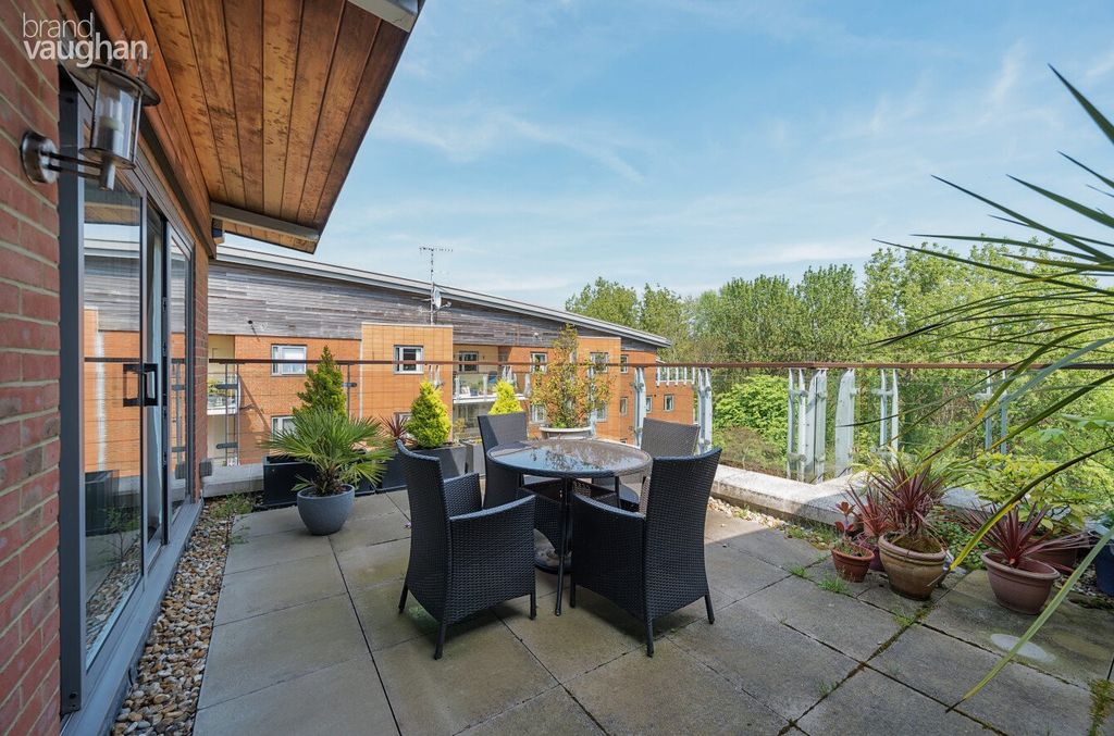 Property photo 2 of 15 Roof Terrace