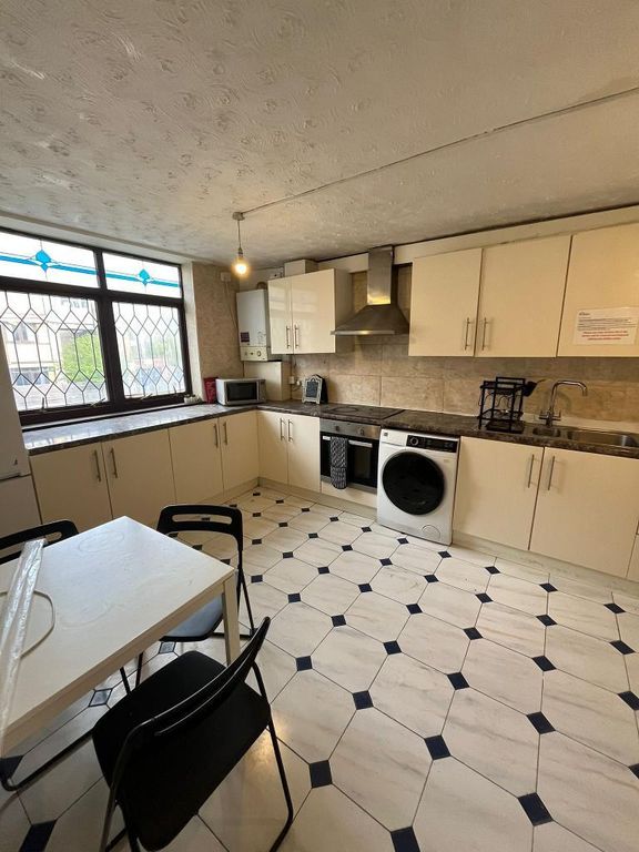 Property photo 2 of 7 Photo 2