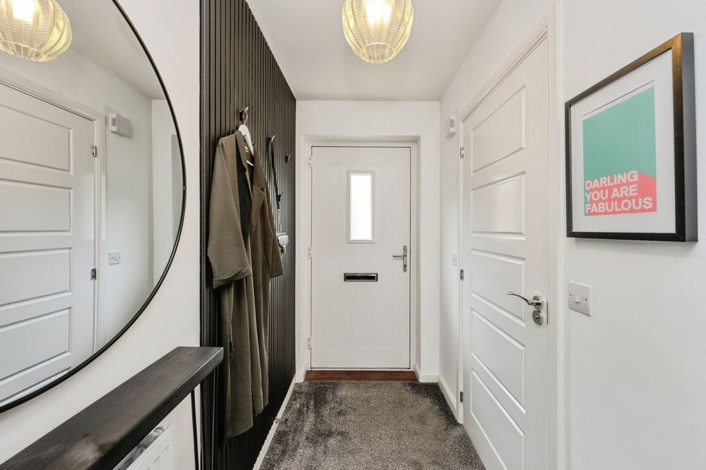 Property photo 2 of 17 Photo