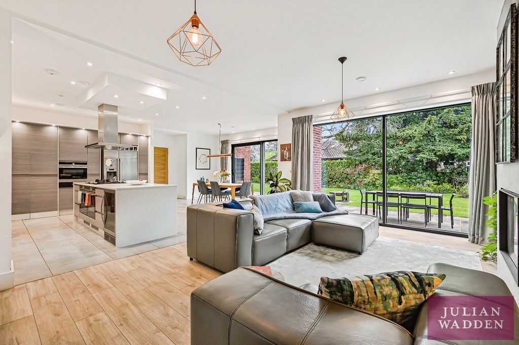 Property photo 3 of 30 Picture 3