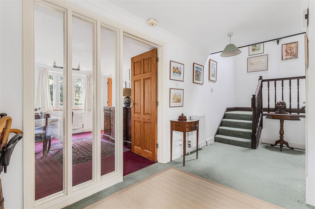 Property photo 3 of 47 43_72138.Jpg