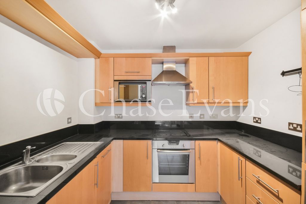 Property photo 2 of 11 Kitchen