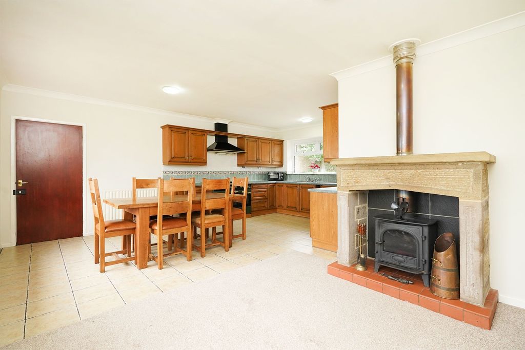 Property photo 3 of 30