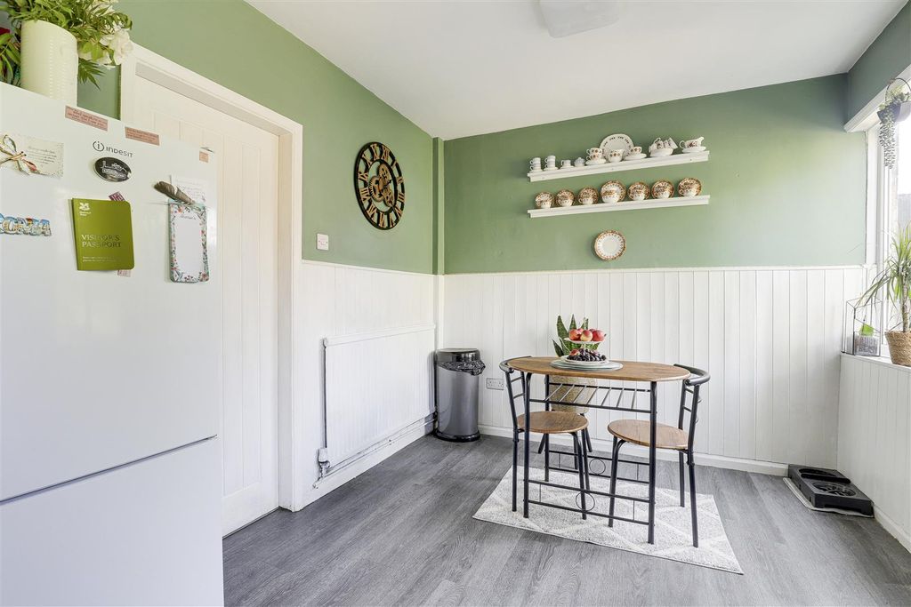 Property photo 3 of 18 8114.Jpg