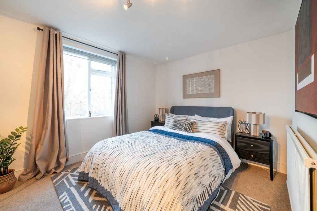 Property photo 2 of 20 4