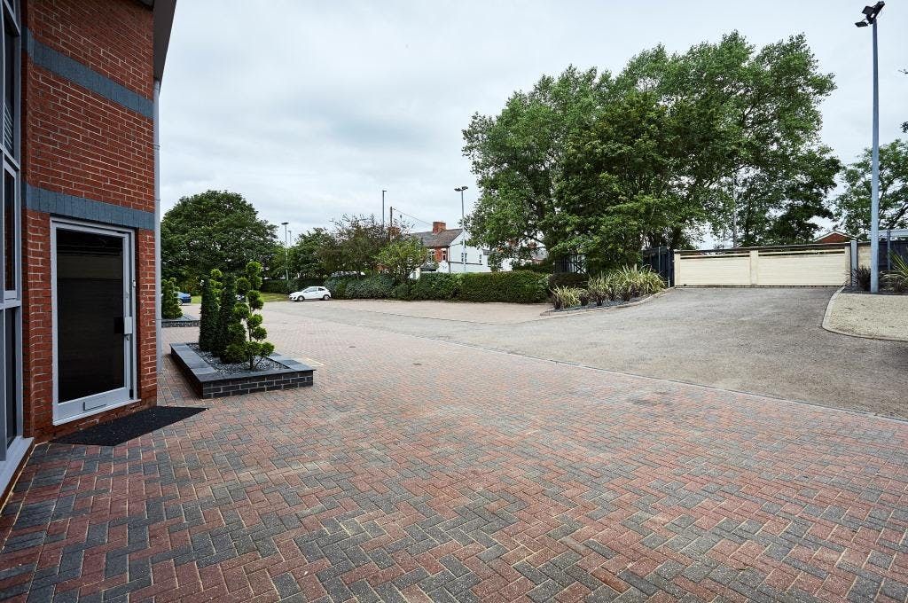 Property photo 3 of 8 Image 4