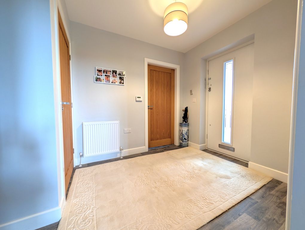 Property photo 3 of 18 Hallway