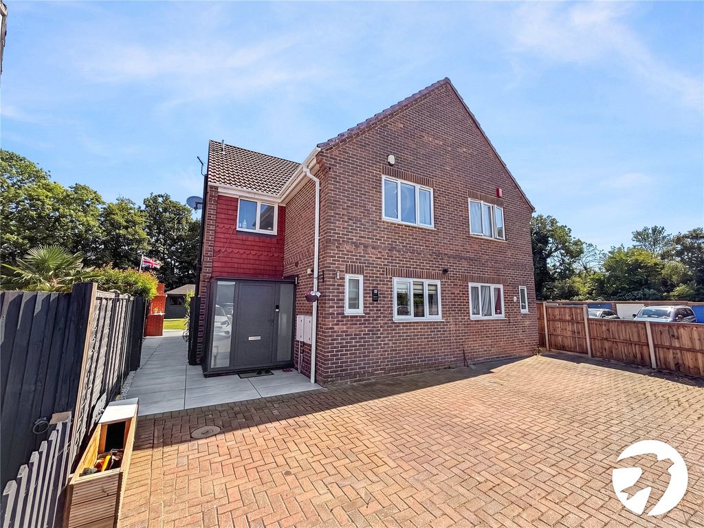 Property photo 1 of 18 Picture No. 13