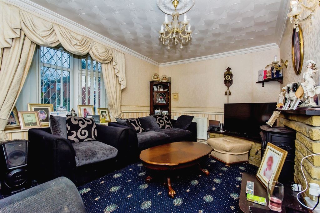 Property photo 3 of 17