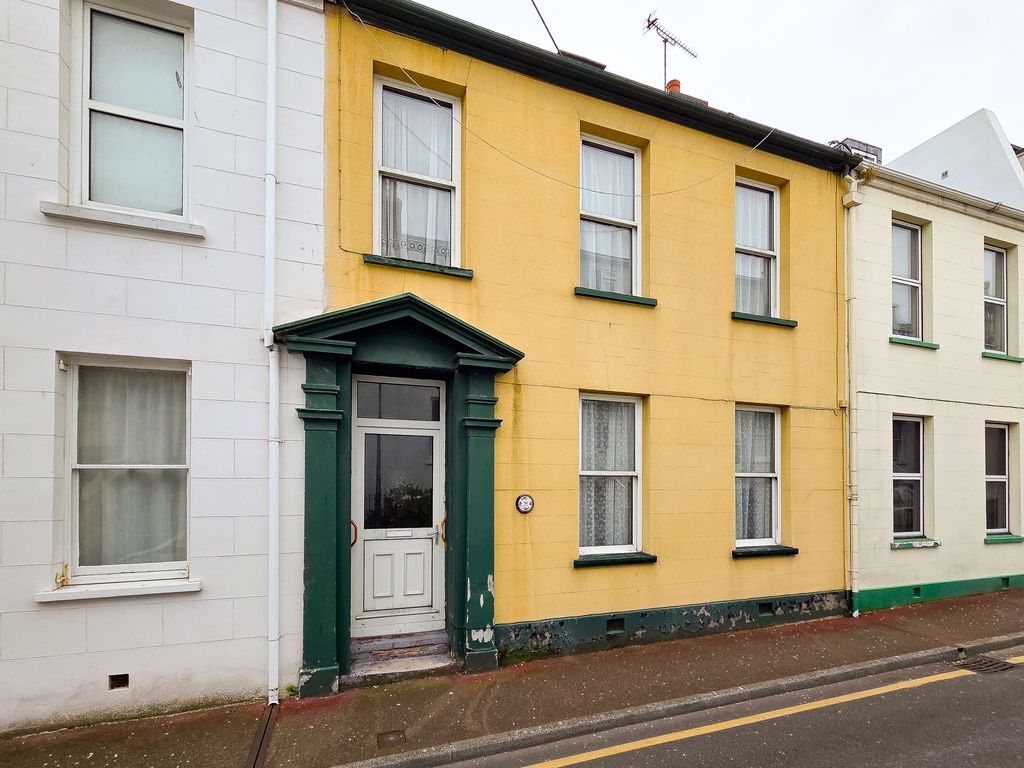 Property photo 1 of 8