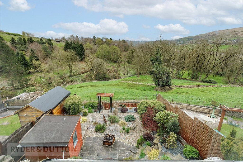 Property photo 2 of 21 Front Aspect