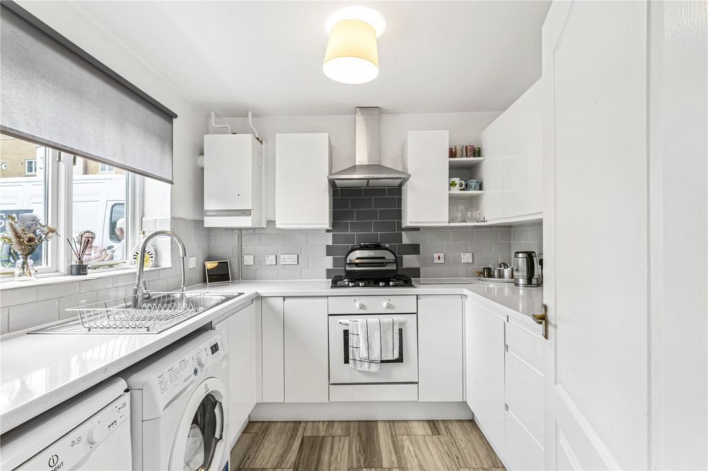Property photo 2 of 15 Kitchen