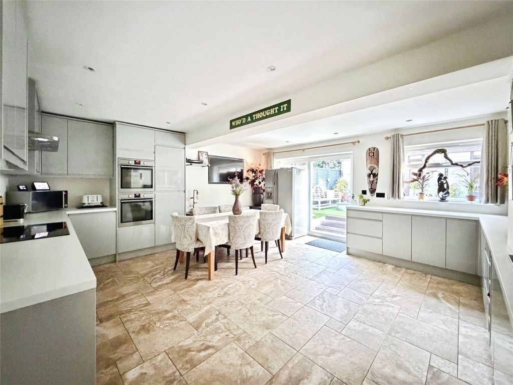 Property photo 2 of 18 Picture No. 78