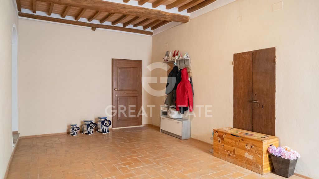 Property photo 2 of 41 Interiors