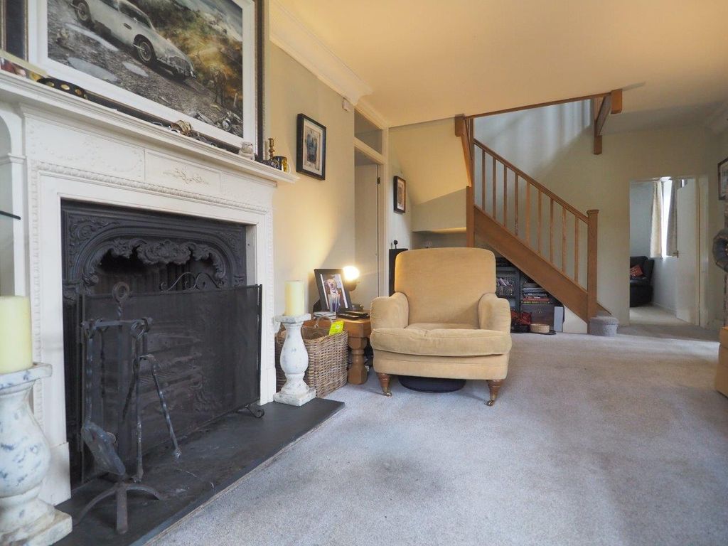 Property photo 3 of 19