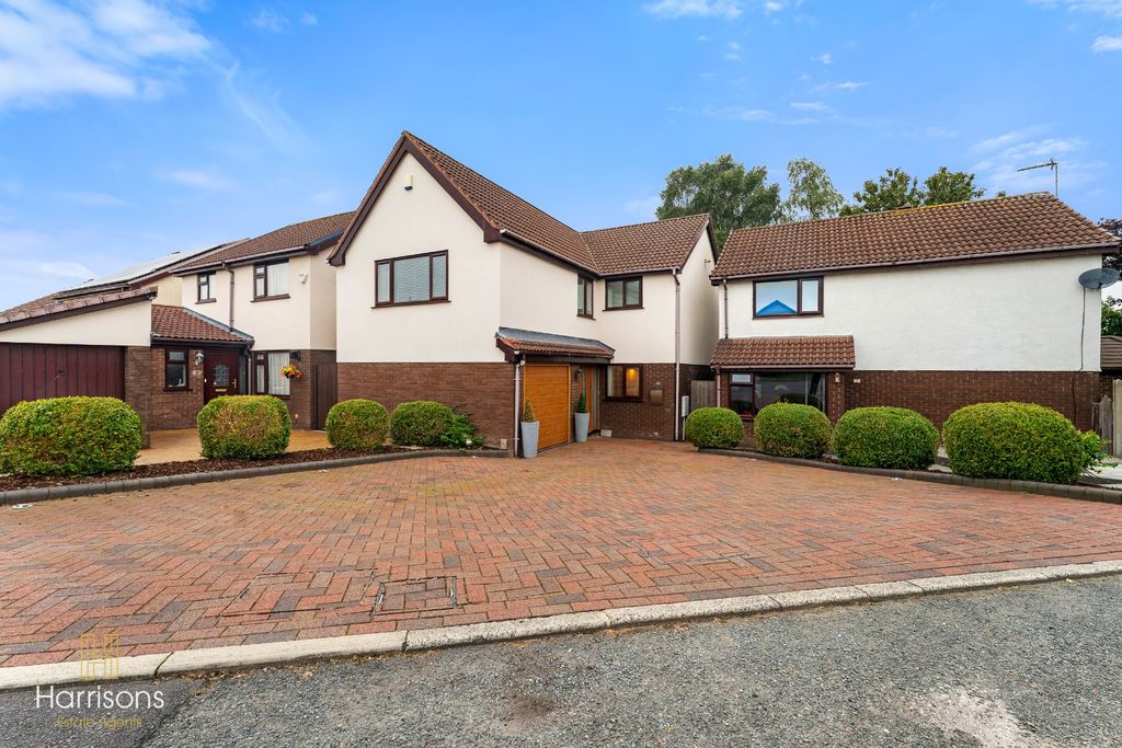 Property photo 1 of 40 5424300